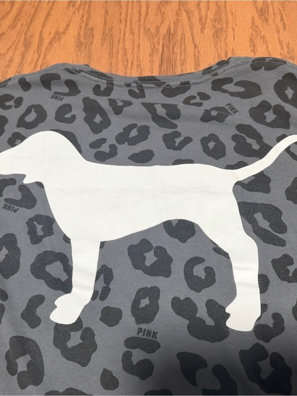 VS Pink (Harder To Find) Leopard Dog Campus Long Sleeve Shirt- Size Large - Picture 4 of 5